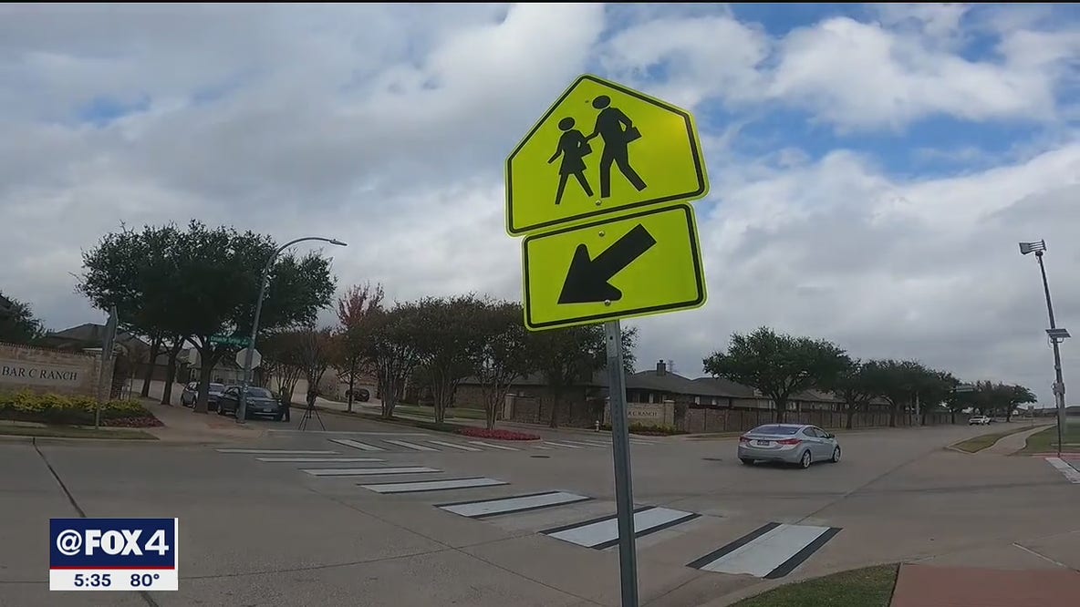 3 hit while crossing street near Eagle Mountain-Saginaw ISD elementary school